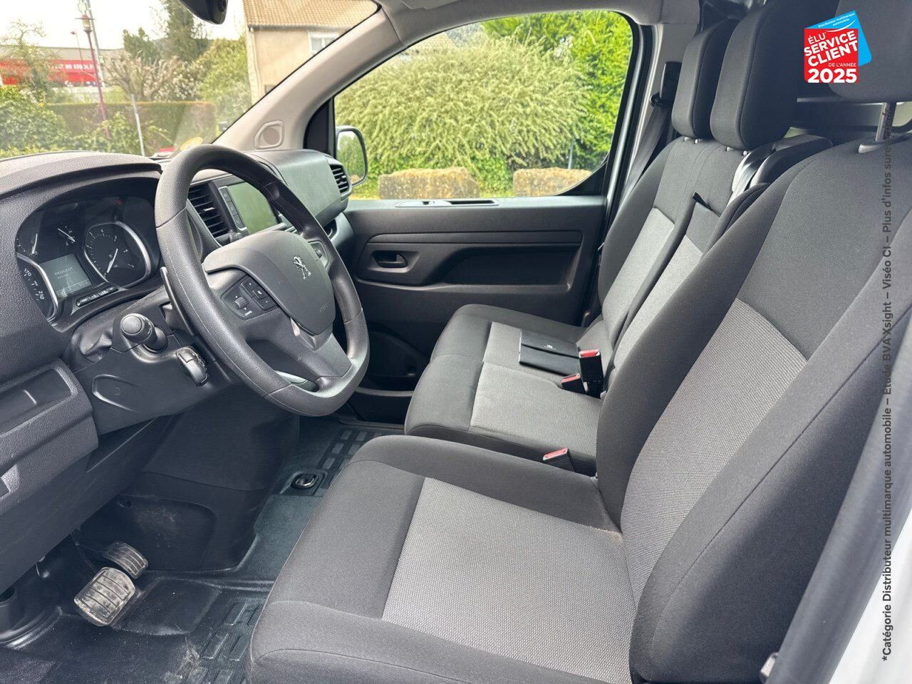 Véhicule d'occasion PEUGEOT EXPERT FG M 2.0 BLUEHDI 180CH SS PACK ASPHALT EAT8 GPS CAMERA chez Renault Saint-Louis