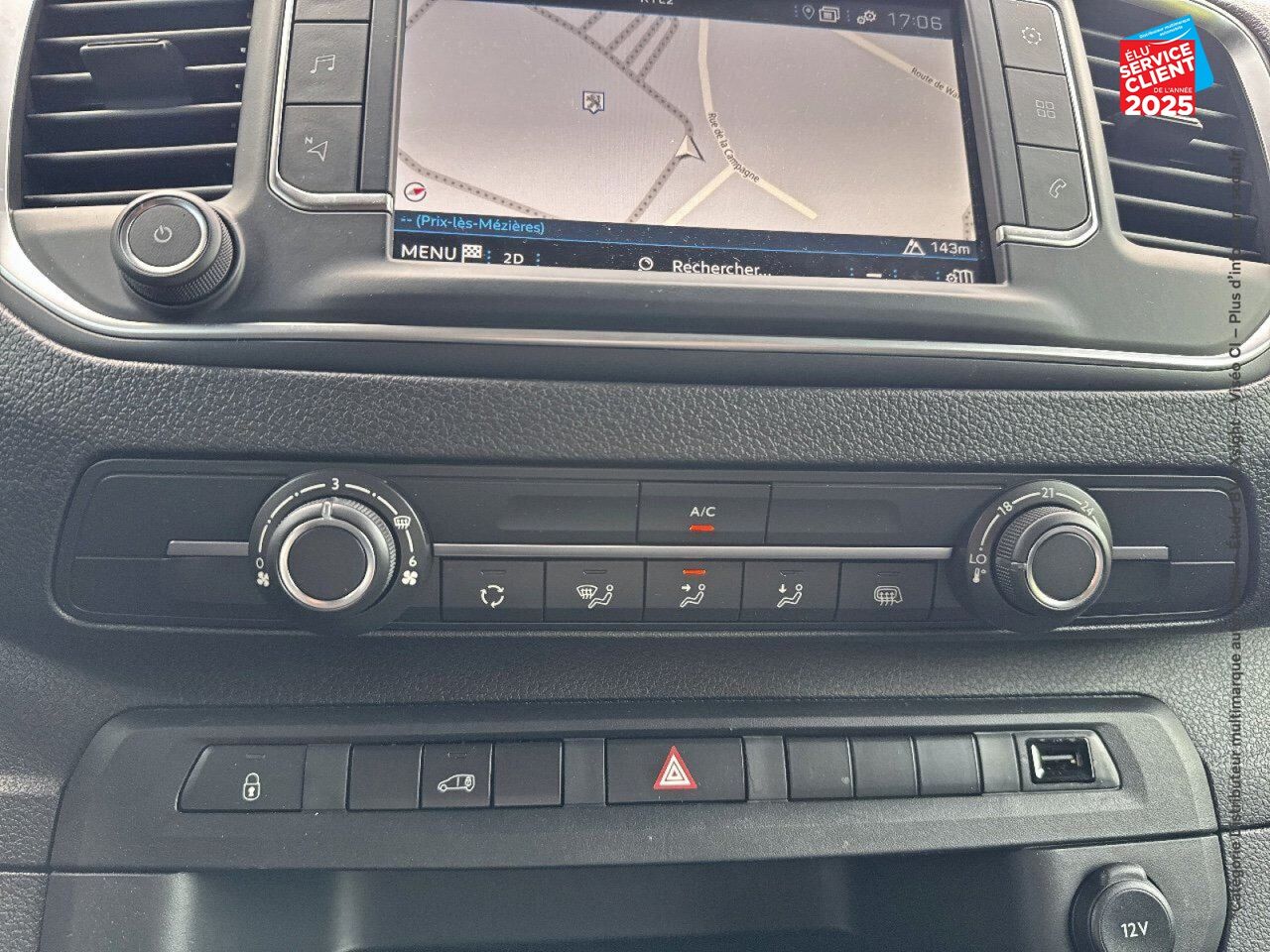 Véhicule d'occasion PEUGEOT EXPERT FG M 2.0 BLUEHDI 180CH SS PACK ASPHALT EAT8 GPS CAMERA chez Renault Saint-Louis