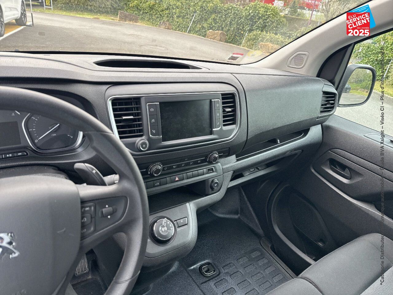 Véhicule d'occasion PEUGEOT EXPERT FG M 2.0 BLUEHDI 180CH SS PACK ASPHALT EAT8 GPS CAMERA chez Renault Saint-Louis