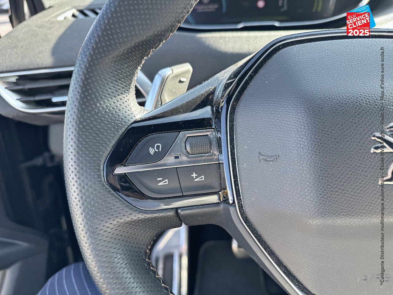 Véhicule d'occasion PEUGEOT 3008 HYBRID 225CH GT E-EAT8 chez Hyundai Chalons