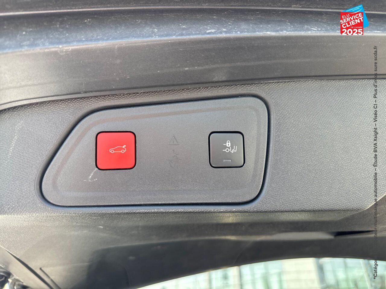 Véhicule d'occasion PEUGEOT 3008 HYBRID 225CH GT E-EAT8 chez Hyundai Chalons