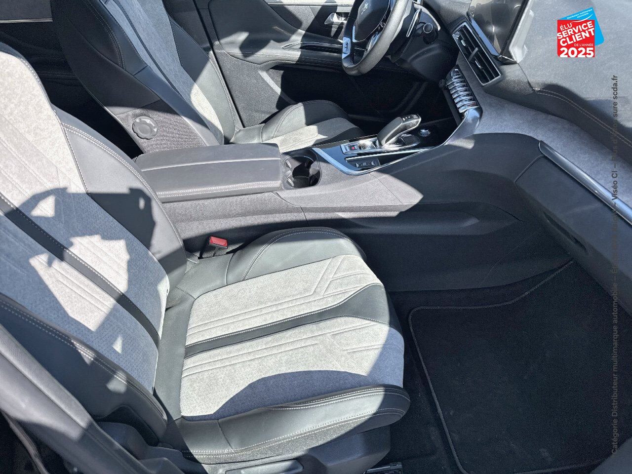 Véhicule d'occasion PEUGEOT 3008 HYBRID 225CH GT E-EAT8 chez Hyundai Chalons