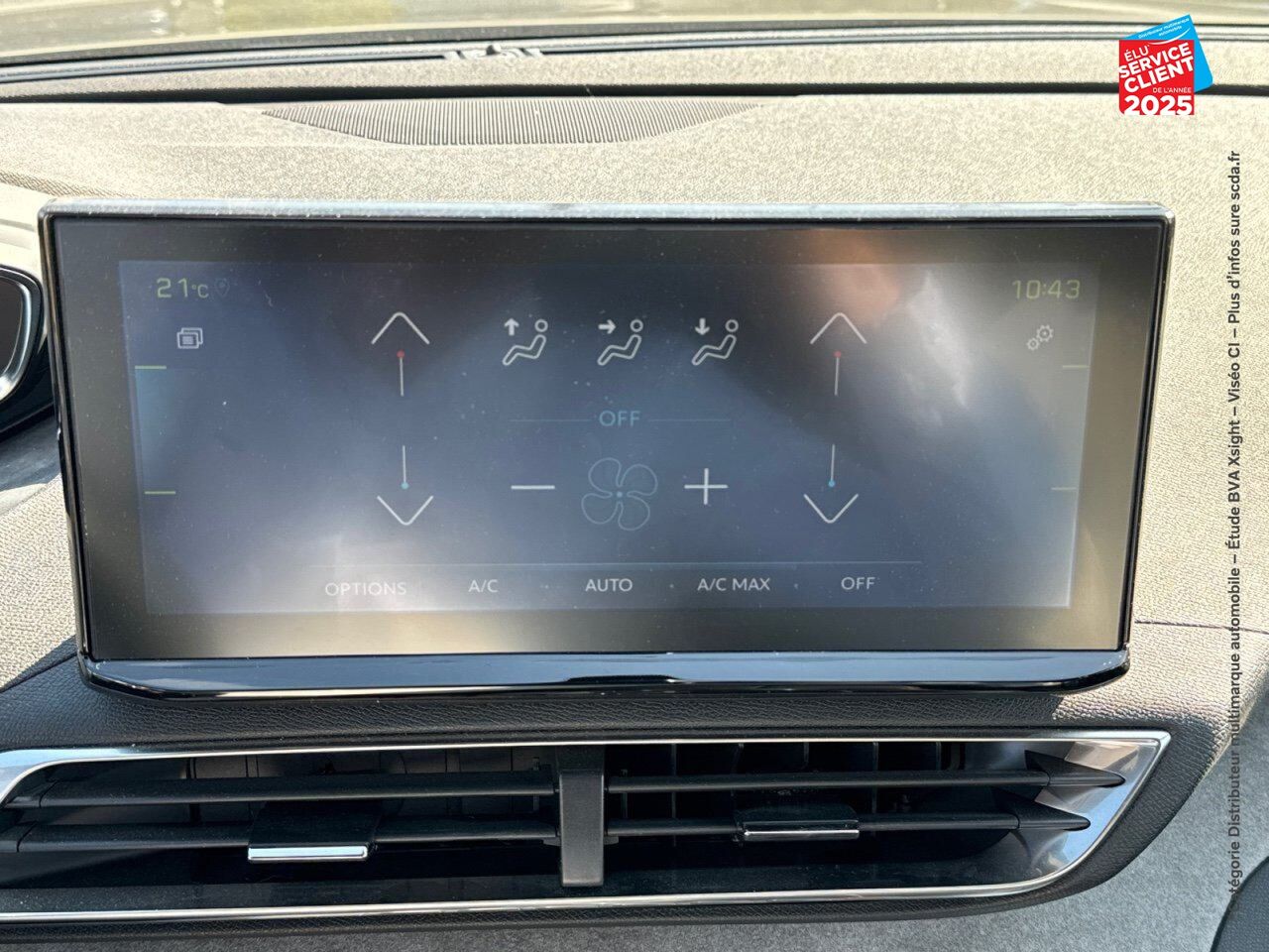 Véhicule d'occasion PEUGEOT 3008 HYBRID 225CH GT E-EAT8 chez Hyundai Chalons