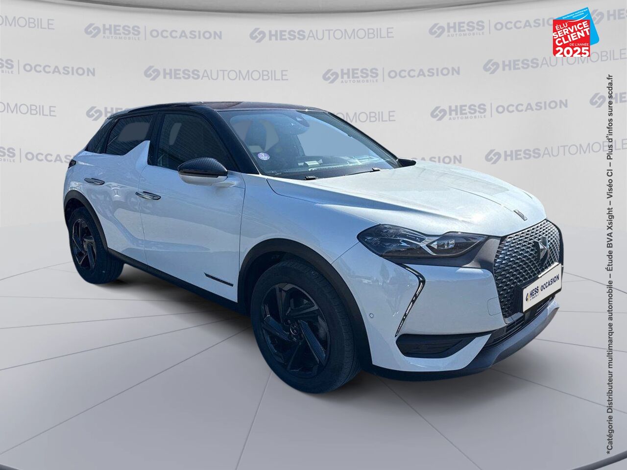 Véhicule d'occasion DS DS 3 CROSSBACK PURETECH 155CH LA PREMIERE AUTOMATIQUE 126G SIEGES CHAUF/CUIR GPS CARPLAY HUD chez Renault Saint-Louis