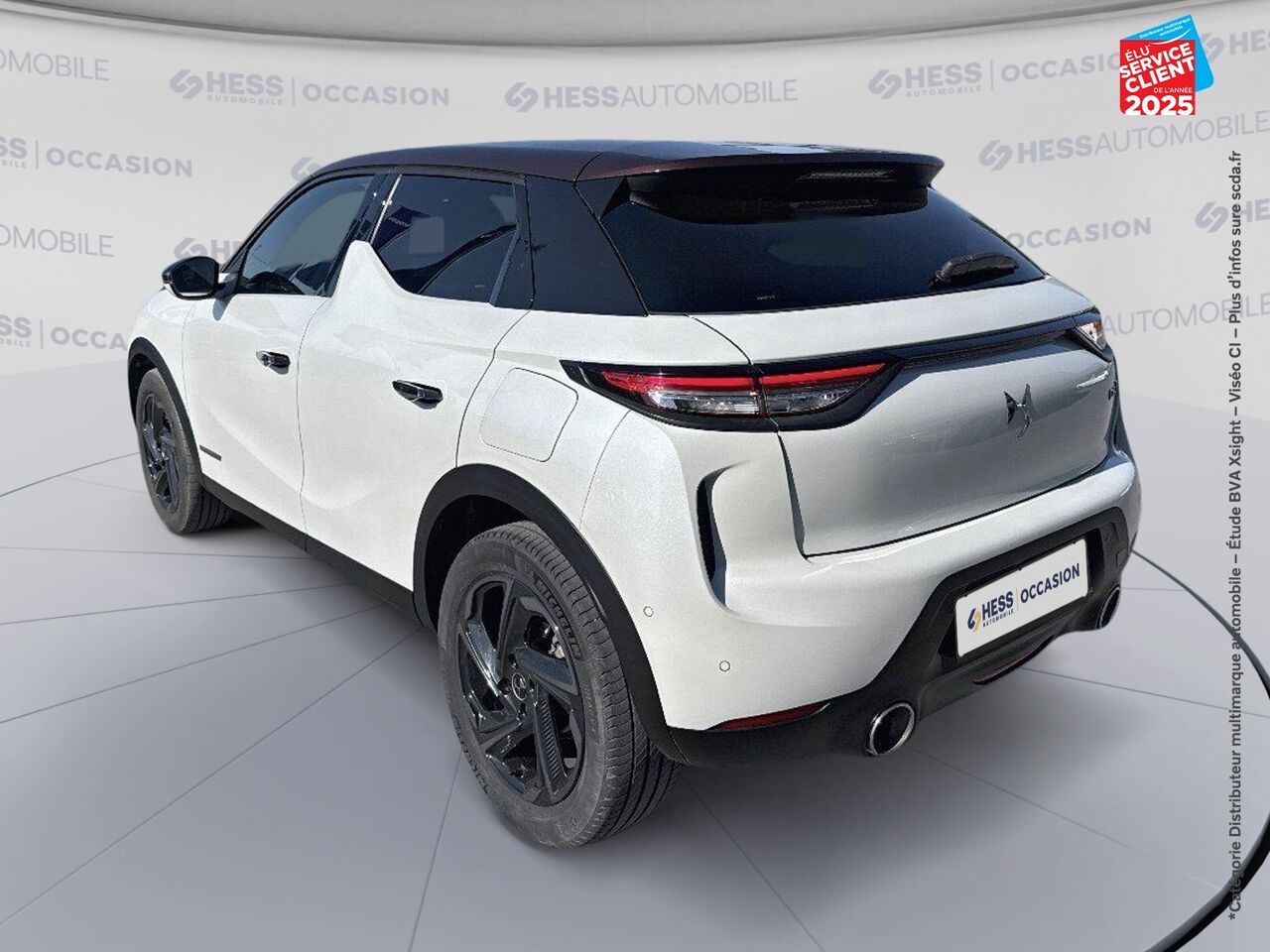 Véhicule d'occasion DS DS 3 CROSSBACK PURETECH 155CH LA PREMIERE AUTOMATIQUE 126G SIEGES CHAUF/CUIR GPS CARPLAY HUD chez Renault Saint-Louis