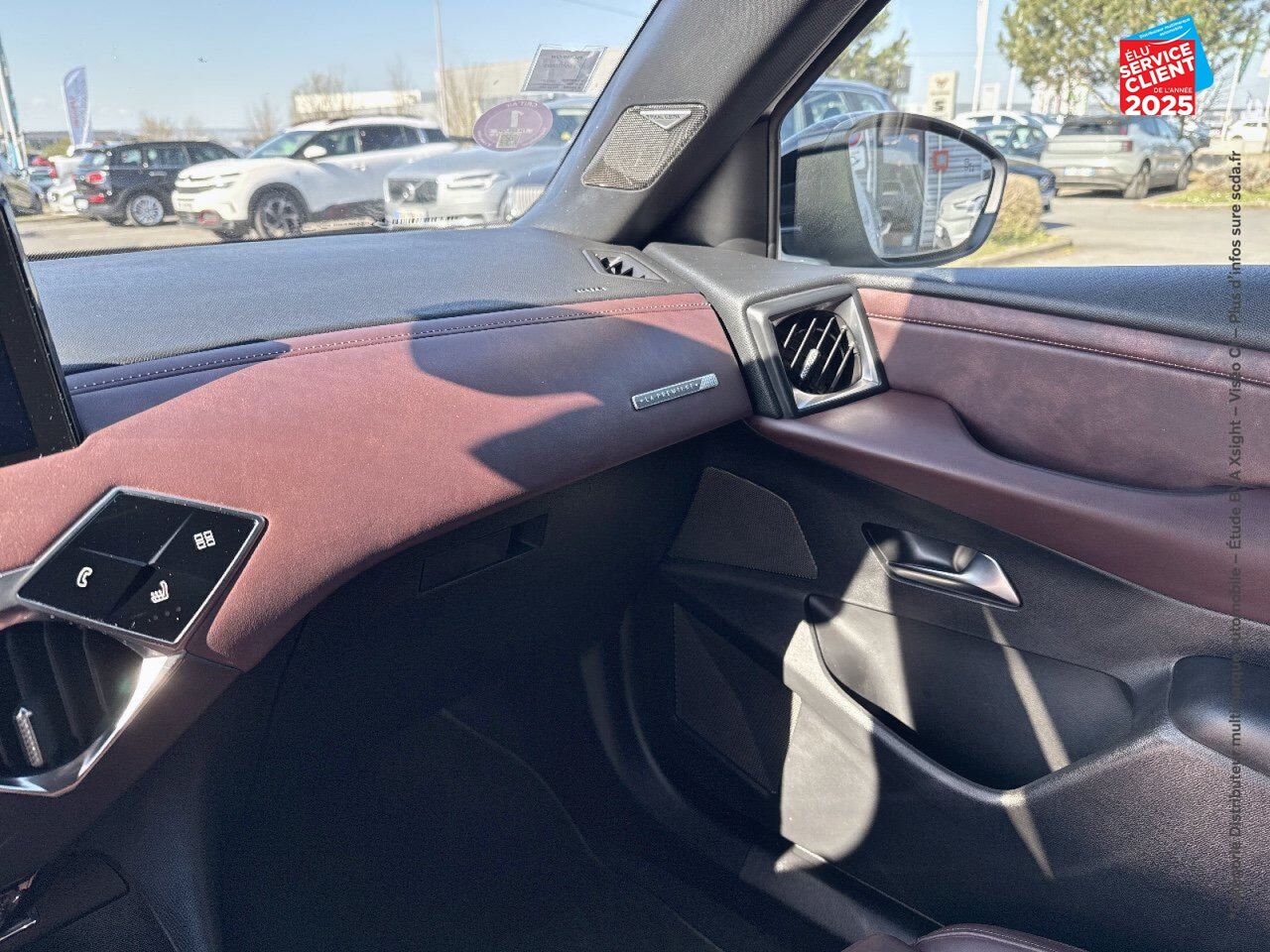Véhicule d'occasion DS DS 3 CROSSBACK PURETECH 155CH LA PREMIERE AUTOMATIQUE 126G SIEGES CHAUF/CUIR GPS CARPLAY HUD chez Renault Saint-Louis