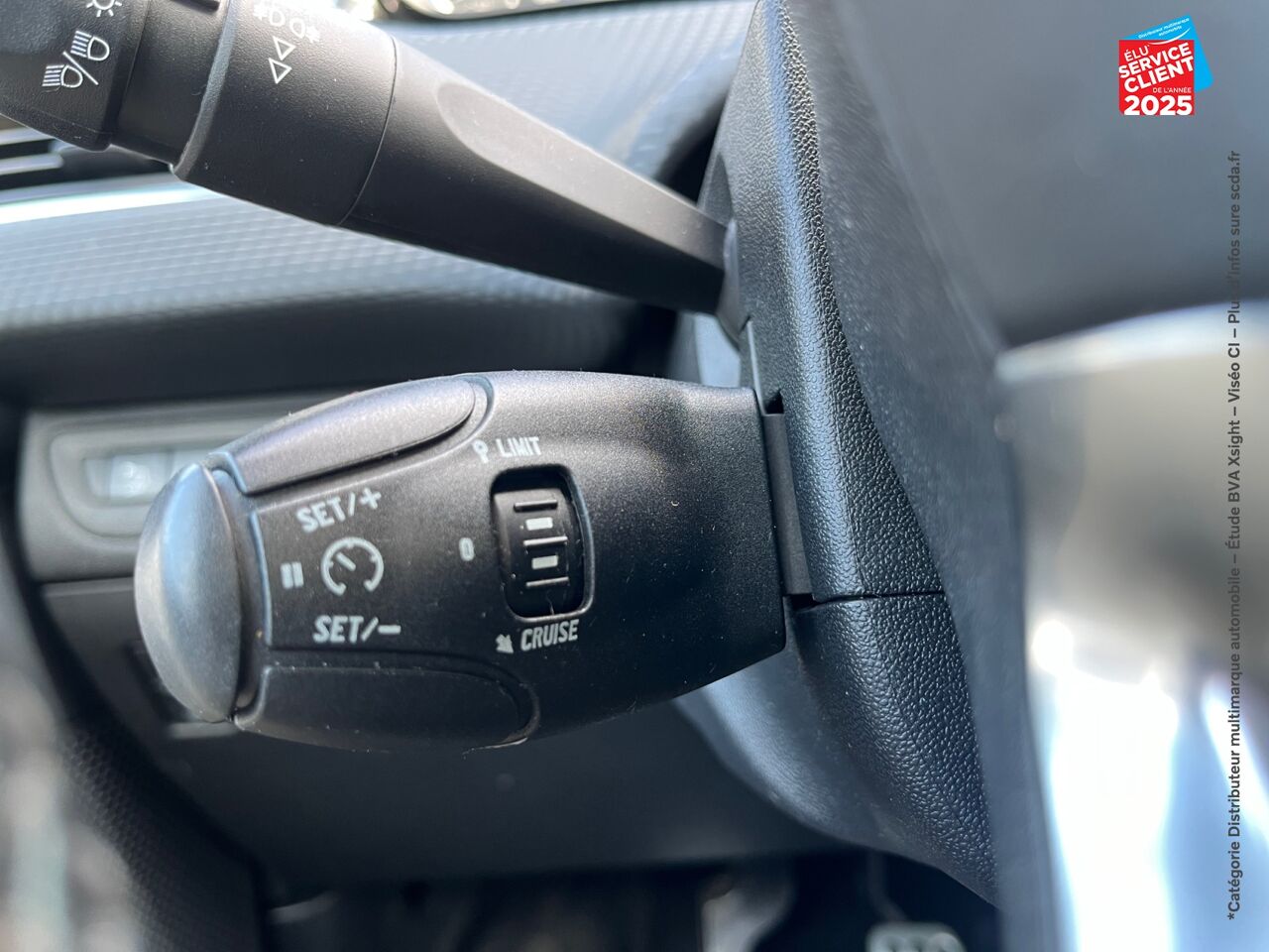 Véhicule d'occasion PEUGEOT 2008 1.2 PURETECH 110CH CROSSWAY SS chez Renault Saint-Louis