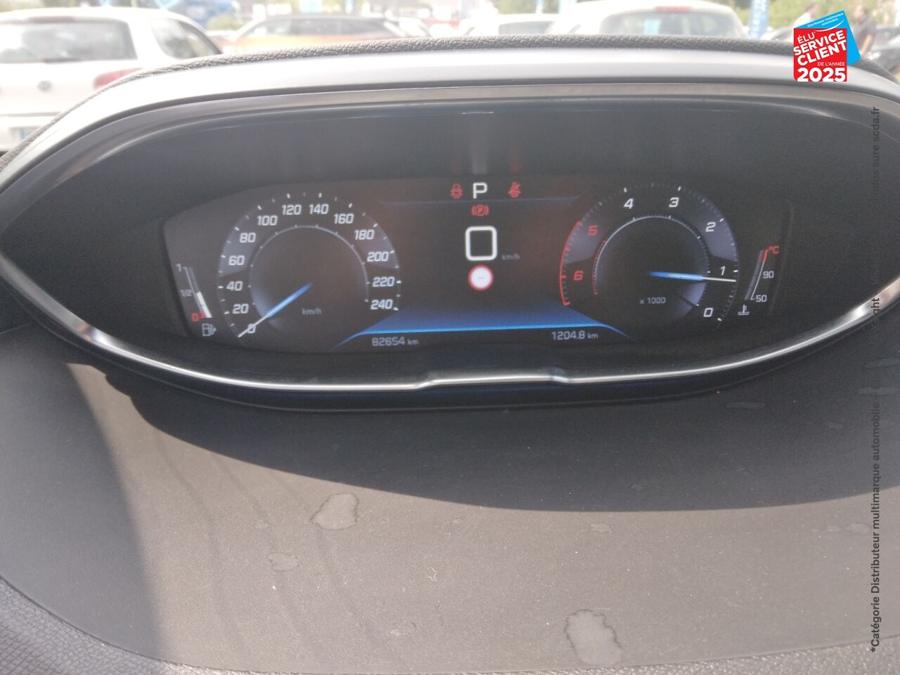 Véhicule d'occasion PEUGEOT 5008 2.0 BLUEHDI 180CH S/S GT EAT8 TOUVRANT SIEGES CHAUF/CUIR GPS CAMERA CARPLAY ATTELAGE chez Renault Saint-Louis