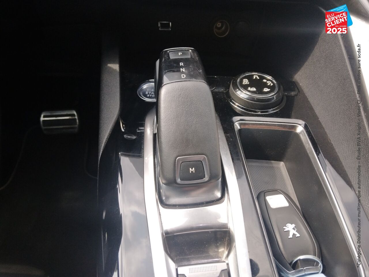 Véhicule d'occasion PEUGEOT 5008 2.0 BLUEHDI 180CH S/S GT EAT8 TOUVRANT SIEGES CHAUF/CUIR GPS CAMERA CARPLAY ATTELAGE chez Renault Saint-Louis