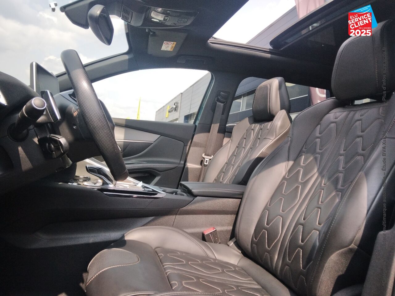Véhicule d'occasion PEUGEOT 5008 2.0 BLUEHDI 180CH S/S GT EAT8 TOUVRANT SIEGES CHAUF/CUIR GPS CAMERA CARPLAY ATTELAGE chez Renault Saint-Louis