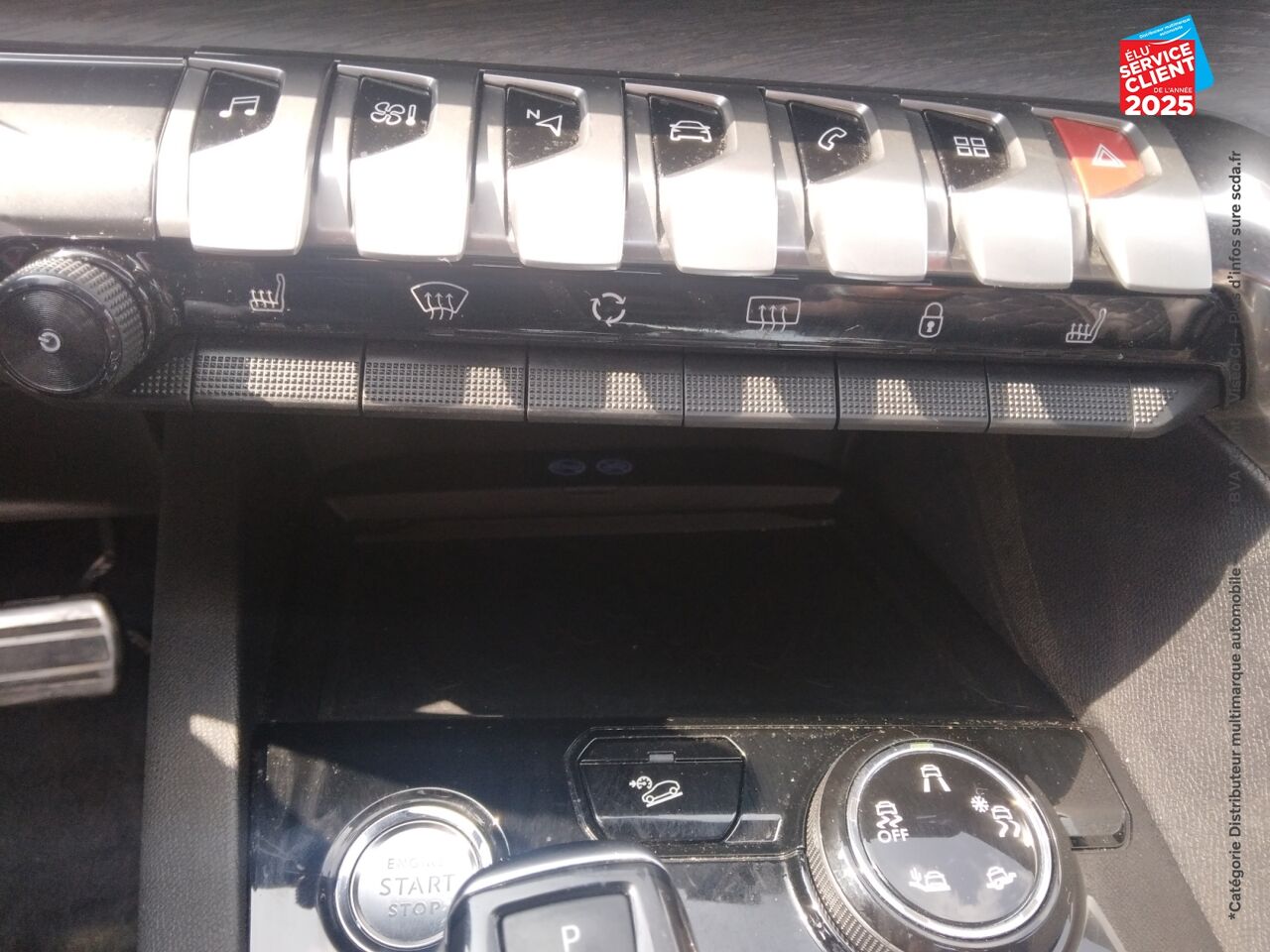 Véhicule d'occasion PEUGEOT 5008 2.0 BLUEHDI 180CH S/S GT EAT8 TOUVRANT SIEGES CHAUF/CUIR GPS CAMERA CARPLAY ATTELAGE chez Renault Saint-Louis