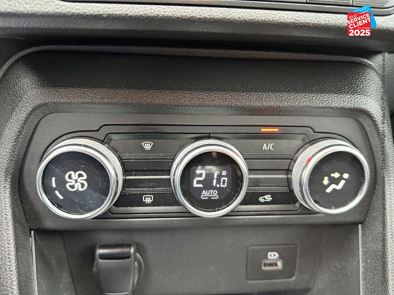Véhicule d'occasion DACIA JOGGER 1.0 TCE 110CH SL EXTREME+ 7 PLACES GPS CAMERA chez Renault Sélestat