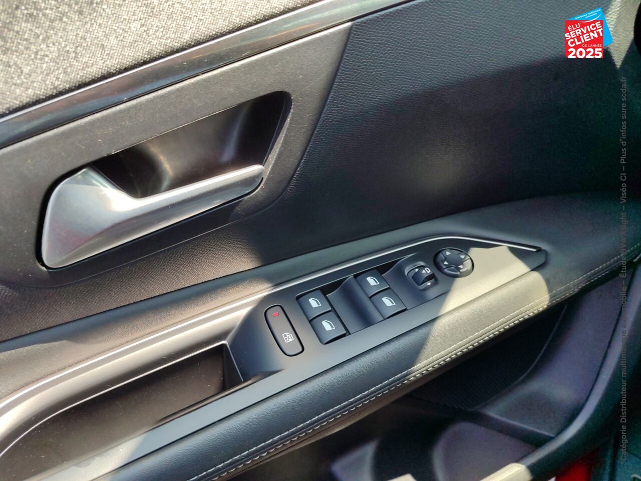 Véhicule d'occasion PEUGEOT 3008 1.2 PURETECH 130CH S/S ALLURE BUSINESS EAT8 CAMERA GPS chez Hyundai Epernay