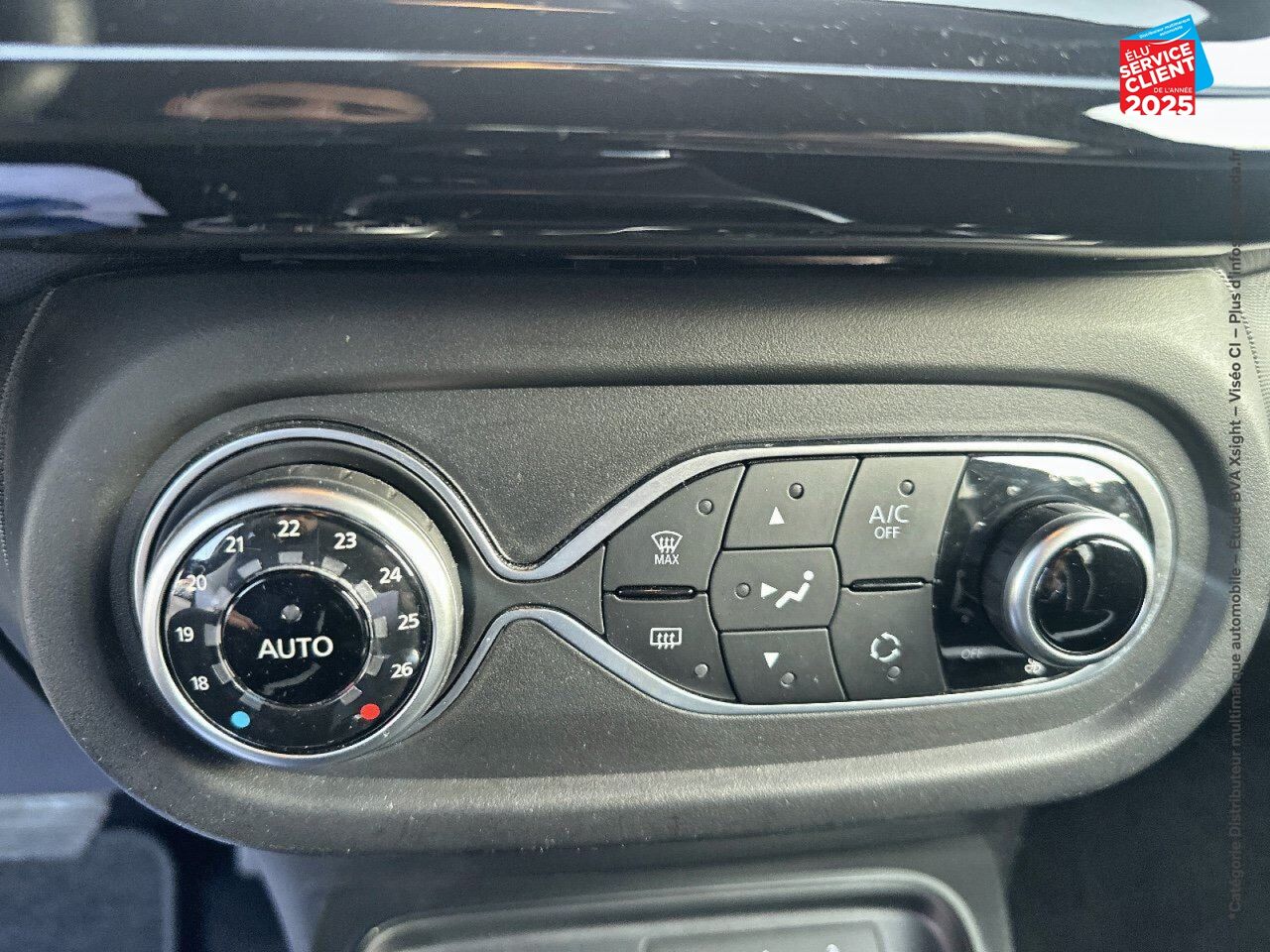 Véhicule d'occasion RENAULT TWINGO E-TECH ELECTRIC URBAN NIGHT R80 ACHAT INTEGRAL GPS chez Toyota Bar le Duc