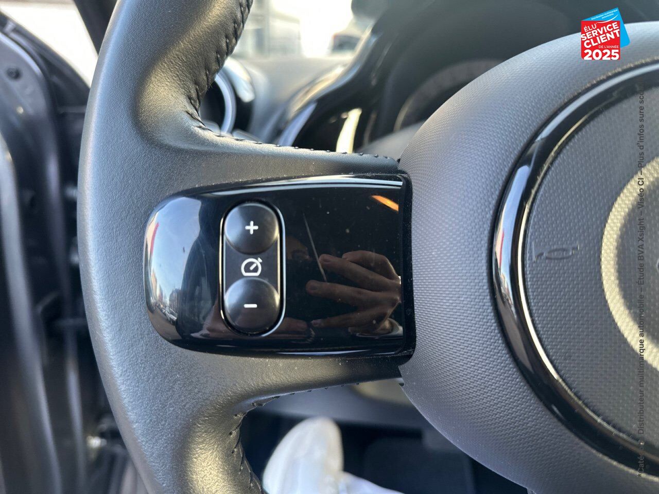 Véhicule d'occasion RENAULT TWINGO E-TECH ELECTRIC URBAN NIGHT R80 ACHAT INTEGRAL GPS chez Toyota Bar le Duc