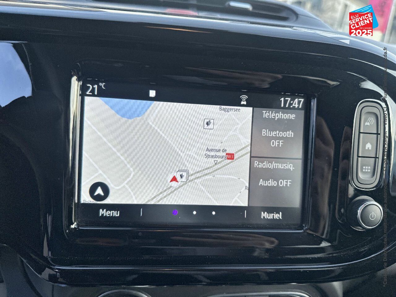Véhicule d'occasion RENAULT TWINGO E-TECH ELECTRIC URBAN NIGHT R80 ACHAT INTEGRAL GPS chez Toyota Bar le Duc