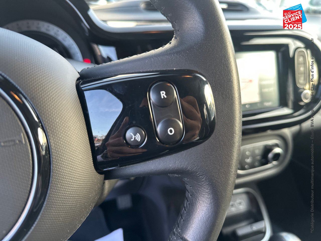 Véhicule d'occasion RENAULT TWINGO E-TECH ELECTRIC URBAN NIGHT R80 ACHAT INTEGRAL GPS chez Toyota Bar le Duc