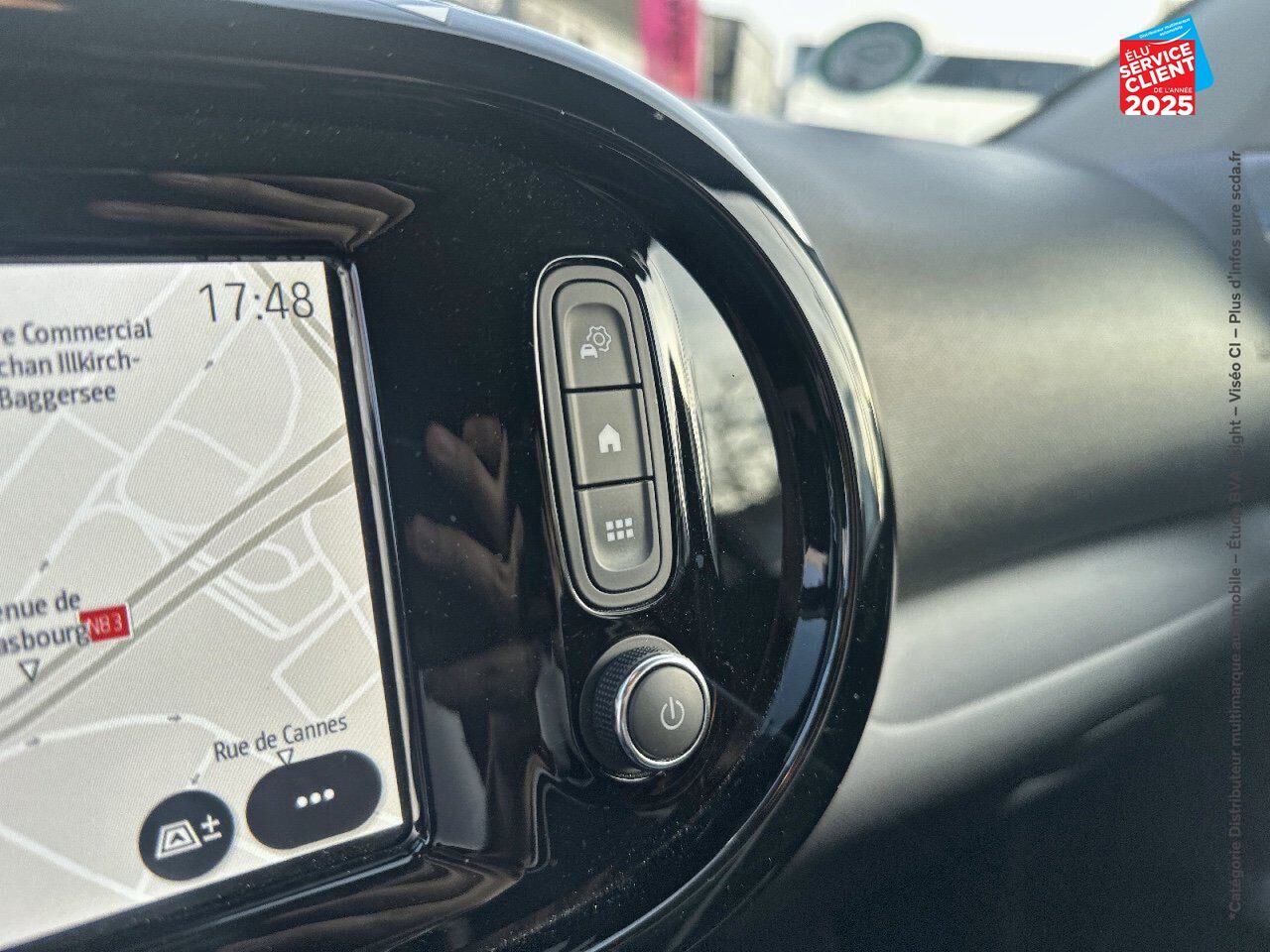 Véhicule d'occasion RENAULT TWINGO E-TECH ELECTRIC URBAN NIGHT R80 ACHAT INTEGRAL GPS chez Toyota Bar le Duc
