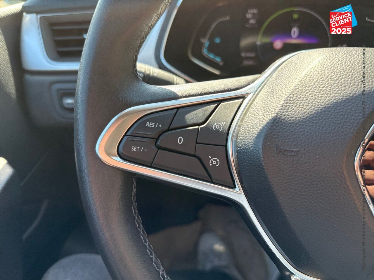 Véhicule d'occasion RENAULT CAPTUR 1.6 E-TECH HYBRIDE 145CH INTENS -21 GPS CAMERA chez Renault Saint-Louis