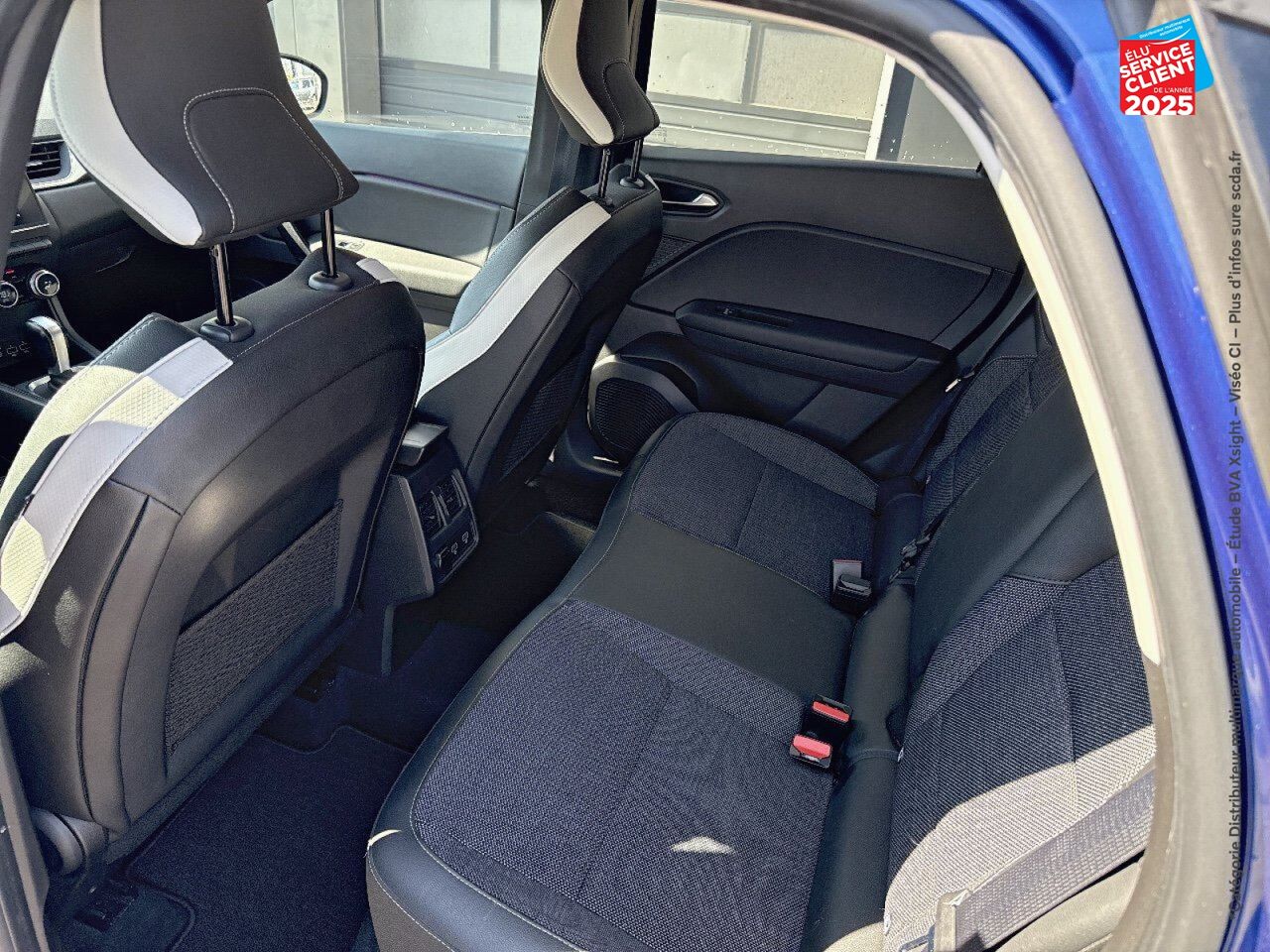 Véhicule d'occasion RENAULT CAPTUR 1.6 E-TECH HYBRIDE 145CH INTENS -21 GPS CAMERA chez Renault Saint-Louis