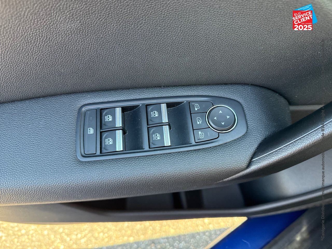 Véhicule d'occasion RENAULT CAPTUR 1.6 E-TECH HYBRIDE 145CH INTENS -21 GPS CAMERA chez Renault Saint-Louis
