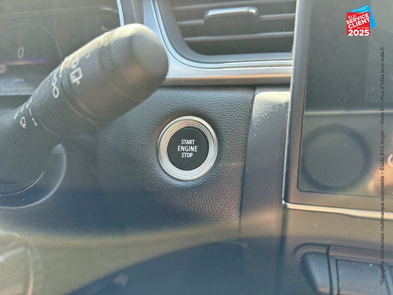 Véhicule d'occasion RENAULT CAPTUR 1.6 E-TECH HYBRIDE 145CH INTENS -21 GPS CAMERA chez Renault Saint-Louis