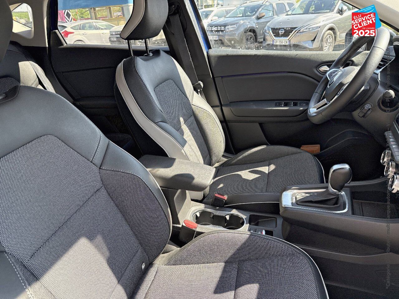 Véhicule d'occasion RENAULT CAPTUR 1.6 E-TECH HYBRIDE 145CH INTENS -21 GPS CAMERA chez Renault Saint-Louis