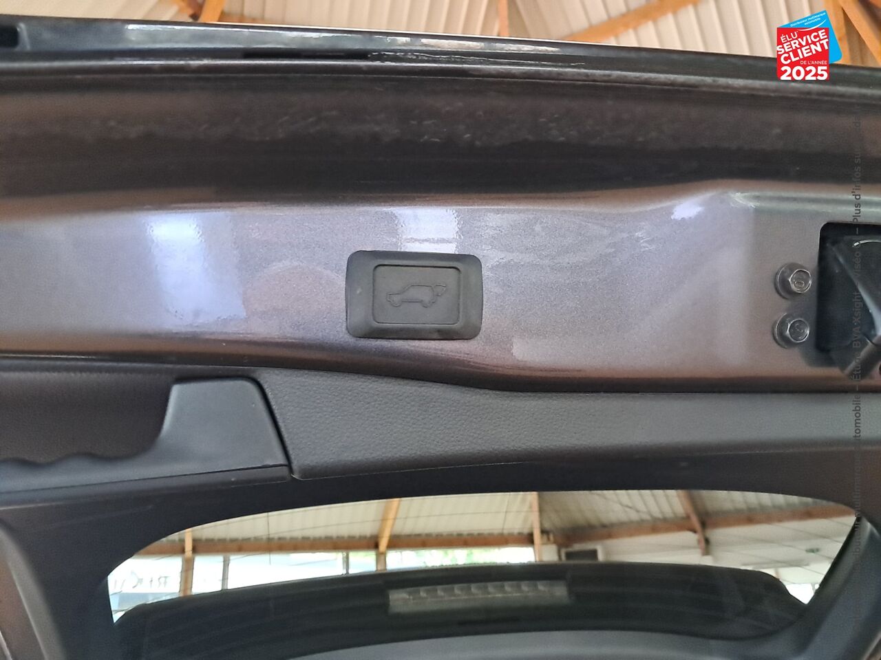 Véhicule d'occasion SUZUKI ACROSS 2.5 HYBRIDE RECHARGEABLE 306CH PACK 2023 chez Renault Saint-Louis