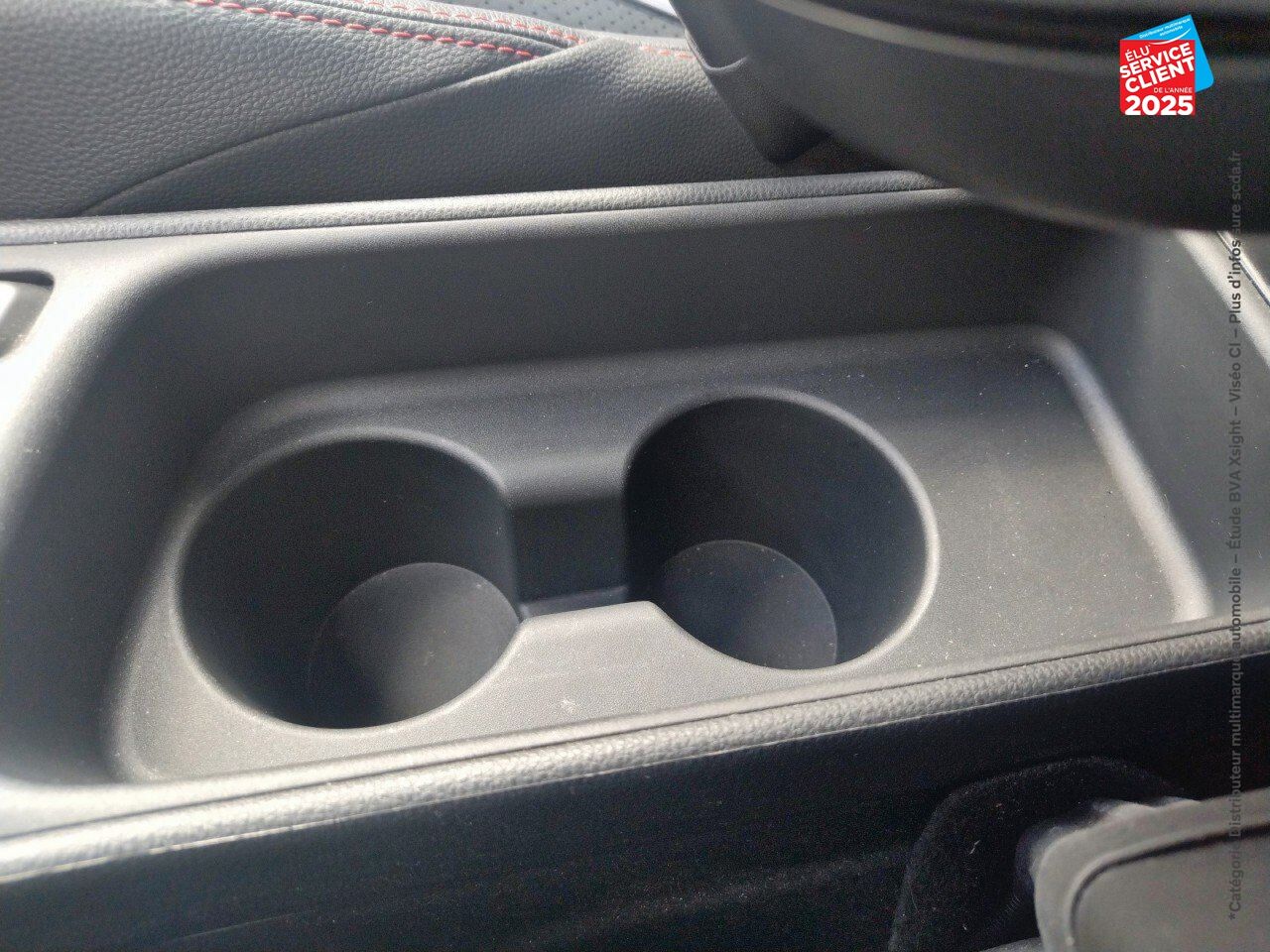 Véhicule d'occasion TOYOTA YARIS CROSS 116H GR SPORT MY22 SIEGES CHAUF GPS CAMERA chez Toyota Verdun