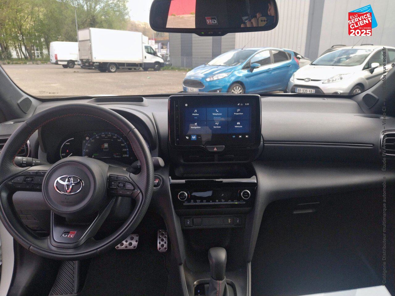 Véhicule d'occasion TOYOTA YARIS CROSS 116H GR SPORT MY22 SIEGES CHAUF GPS CAMERA chez Toyota Verdun
