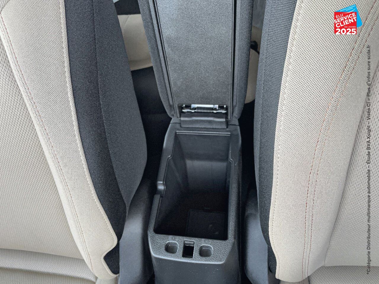 Véhicule d'occasion JEEP RENEGADE 1.6 E.TORQ EVO SS 110CH LONGITUDE chez Hyundai Epernay