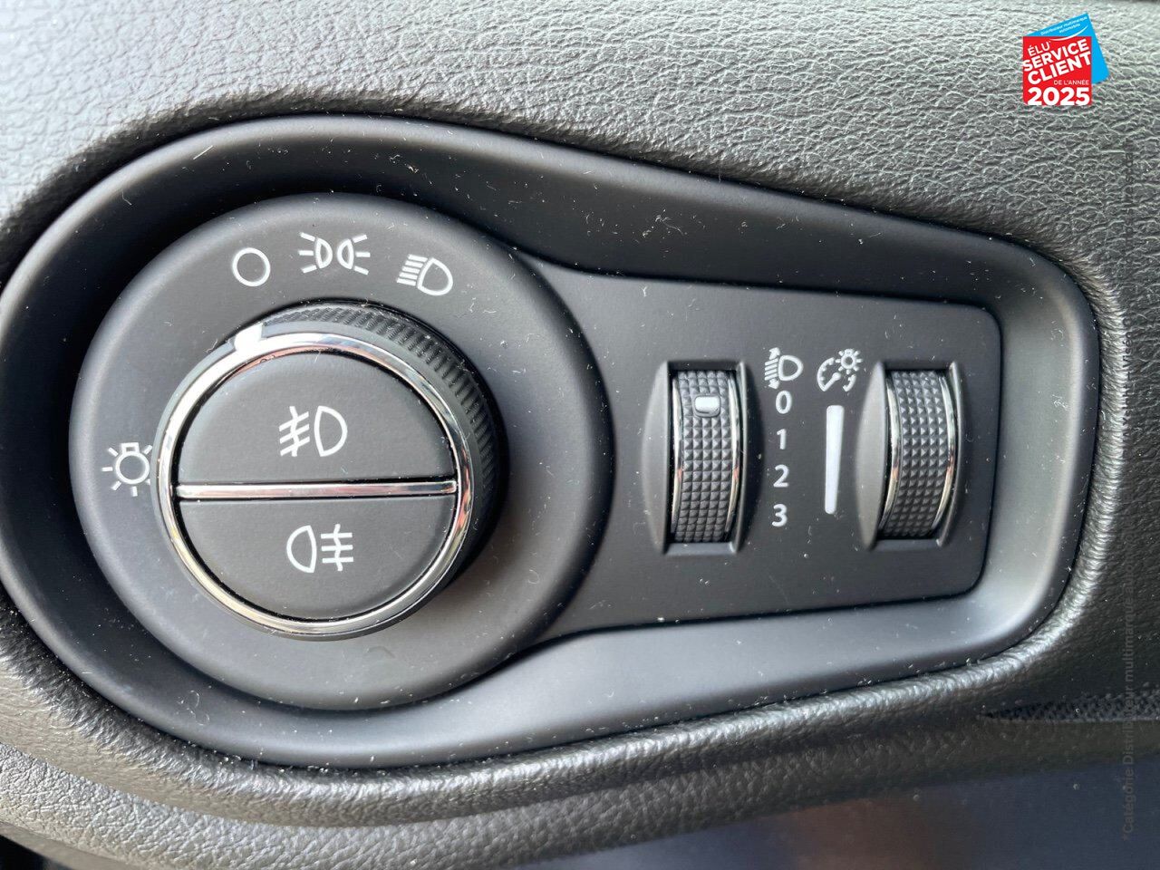 Véhicule d'occasion JEEP RENEGADE 1.6 E.TORQ EVO SS 110CH LONGITUDE chez Hyundai Epernay