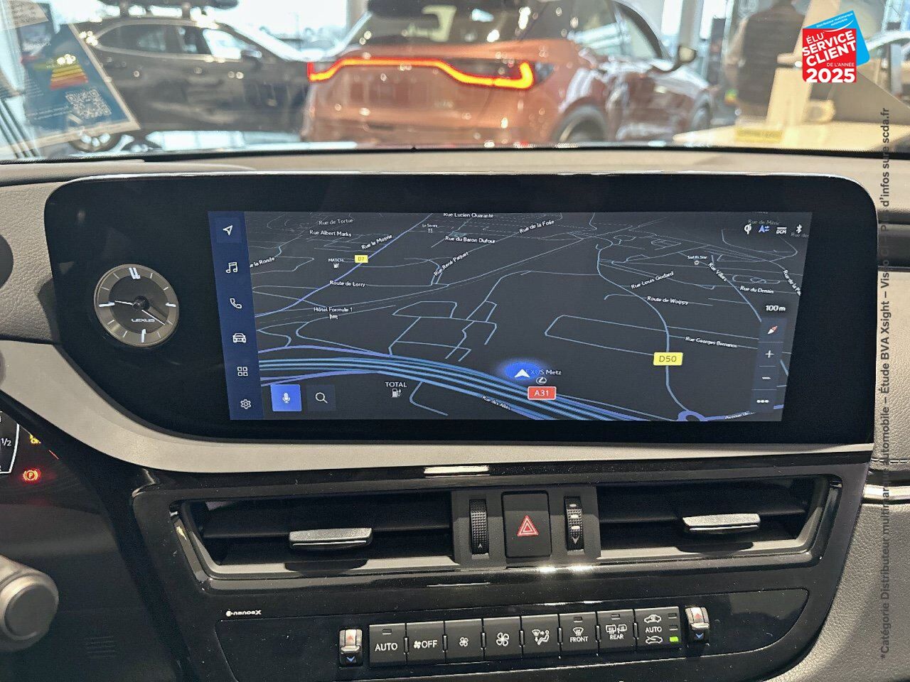 Véhicule d'occasion LEXUS ES 300H LUXE MY23 chez Toyota Thionville