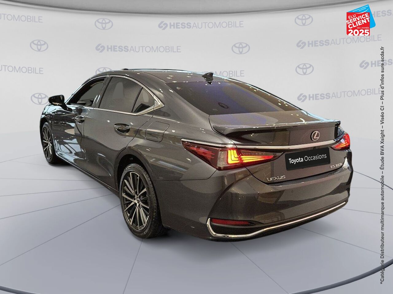Véhicule d'occasion LEXUS ES 300H LUXE MY23 chez Toyota Thionville