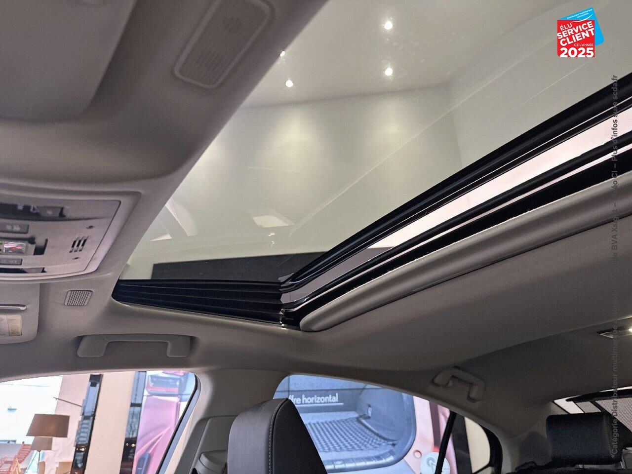 Véhicule d'occasion LEXUS ES 300H LUXE MY23 chez Toyota Thionville
