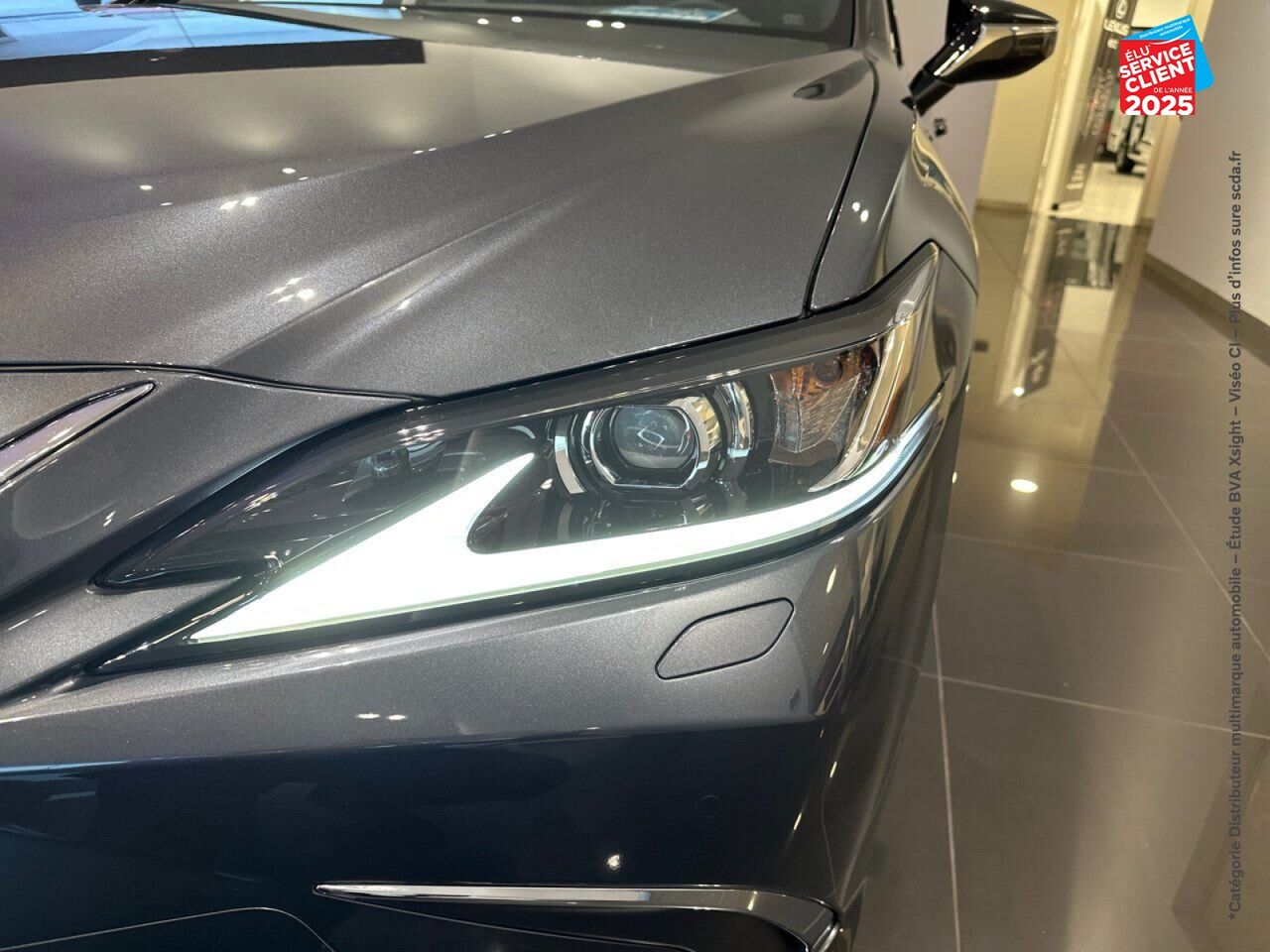 Véhicule d'occasion LEXUS ES 300H LUXE MY23 chez Toyota Thionville