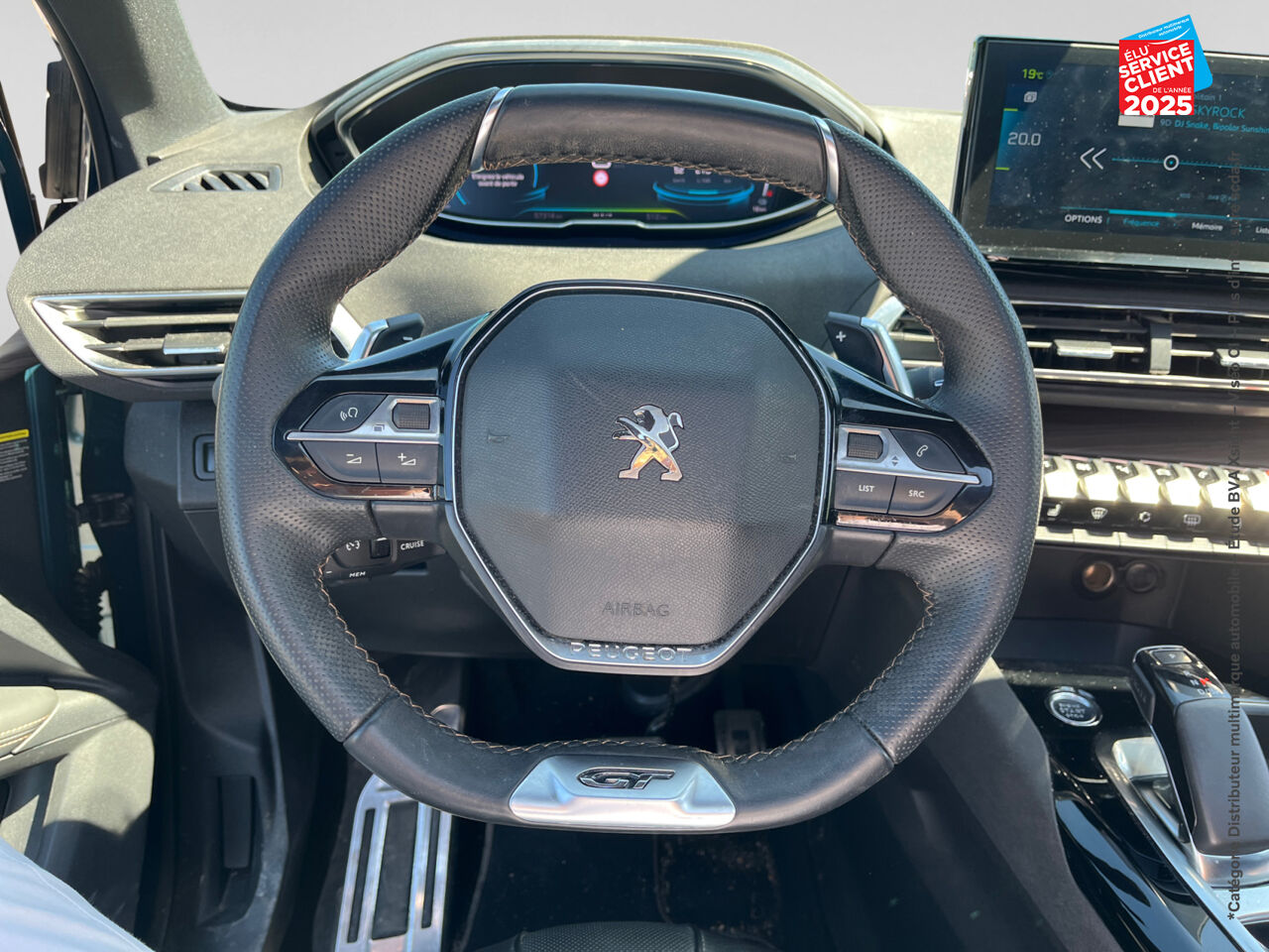 Véhicule d'occasion PEUGEOT 3008 HYBRID4 300CH GT PACK E-EAT8 chez Hyundai Epernay
