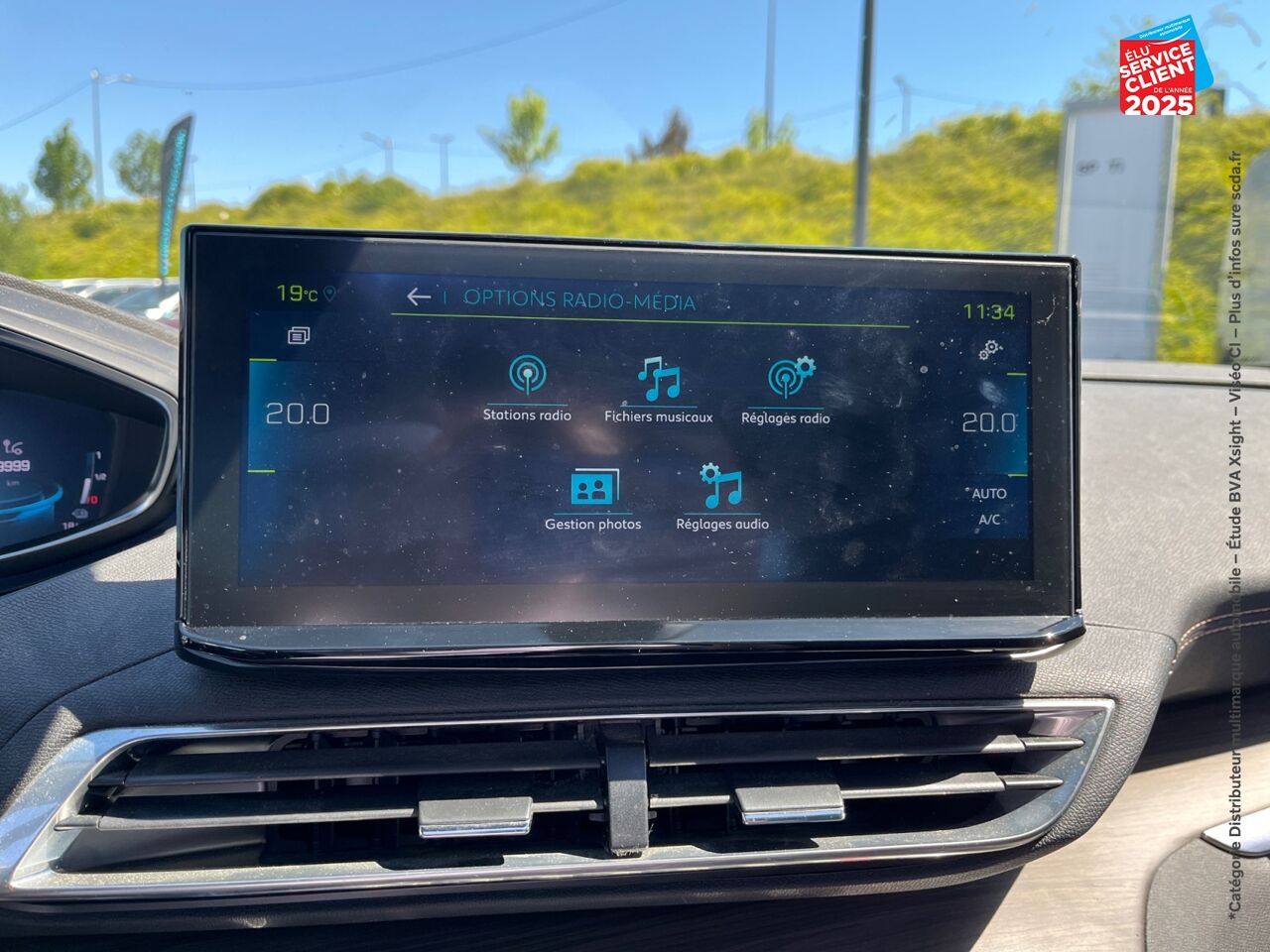 Véhicule d'occasion PEUGEOT 3008 HYBRID4 300CH GT PACK E-EAT8 chez Hyundai Epernay
