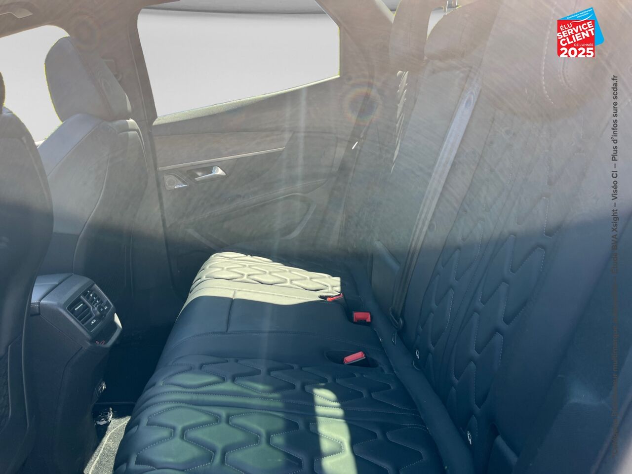 Véhicule d'occasion PEUGEOT 3008 HYBRID4 300CH GT PACK E-EAT8 chez Hyundai Epernay