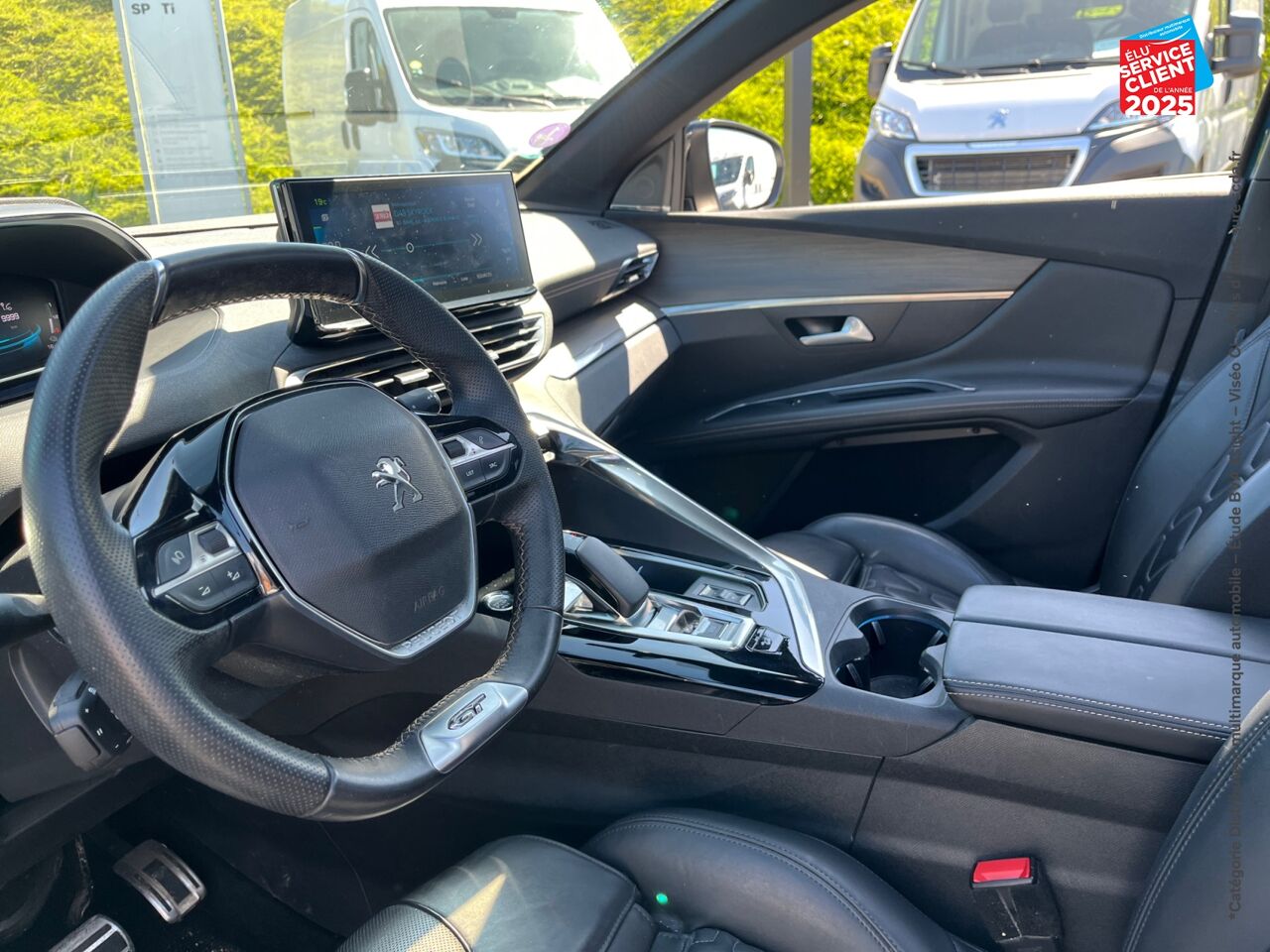 Véhicule d'occasion PEUGEOT 3008 HYBRID4 300CH GT PACK E-EAT8 chez Hyundai Epernay