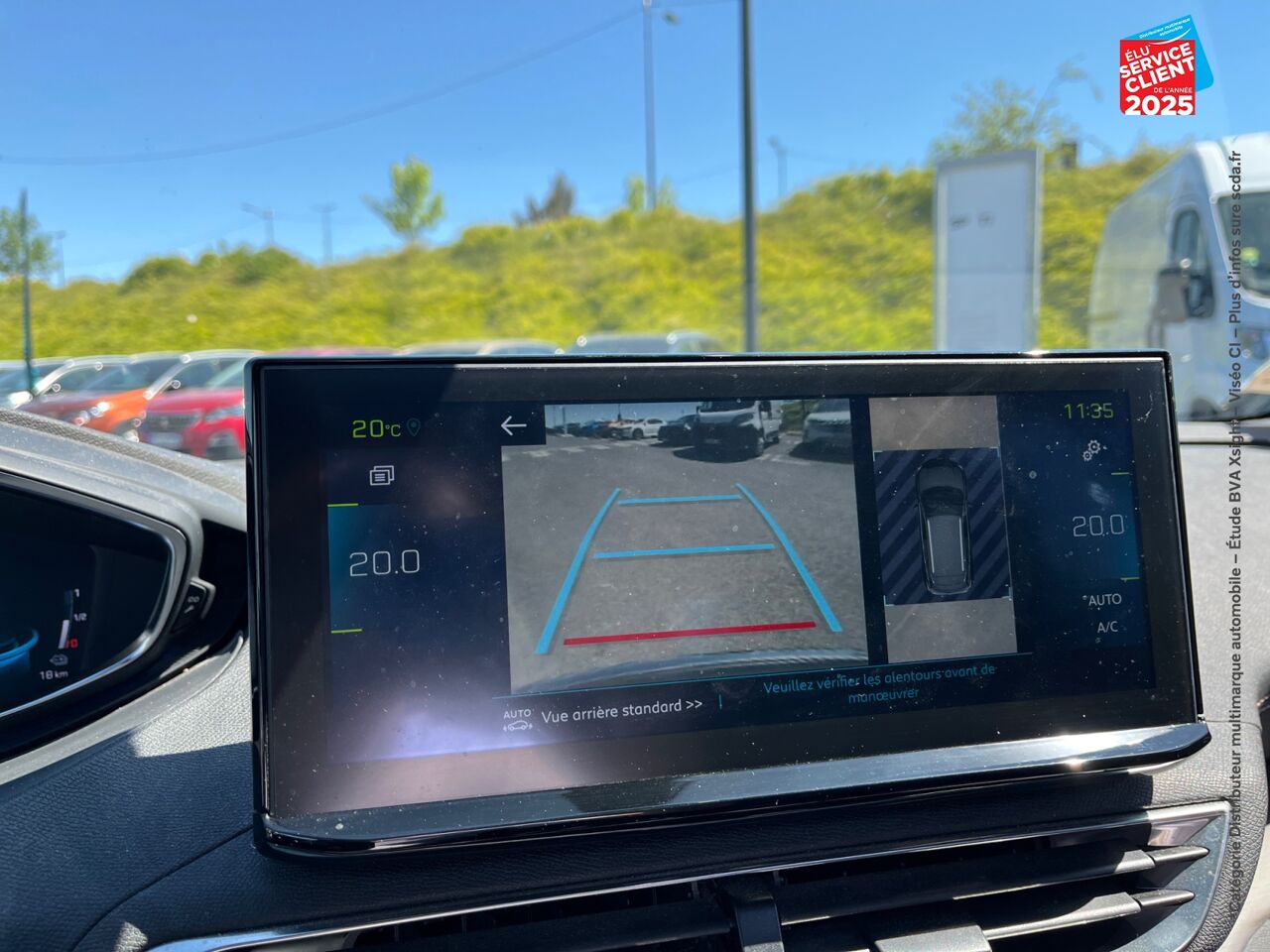 Véhicule d'occasion PEUGEOT 3008 HYBRID4 300CH GT PACK E-EAT8 chez Hyundai Epernay