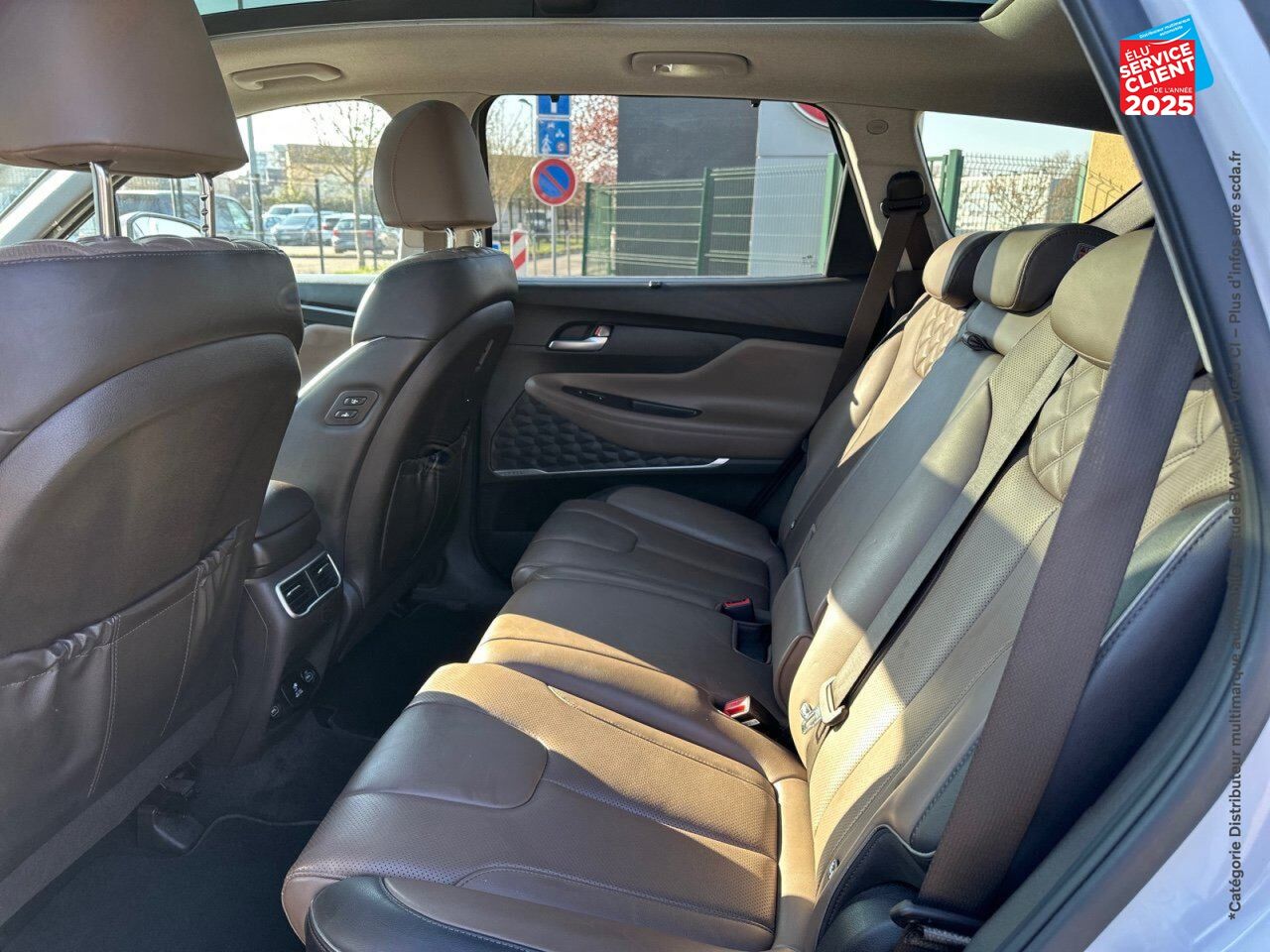 Véhicule d'occasion HYUNDAI SANTA FE 1.6 T-GDI 265CH PLUG-IN EXECUTIVE BVA6 HTRAC TOUVRANT CUIR CAMERA chez Hyundai Epernay