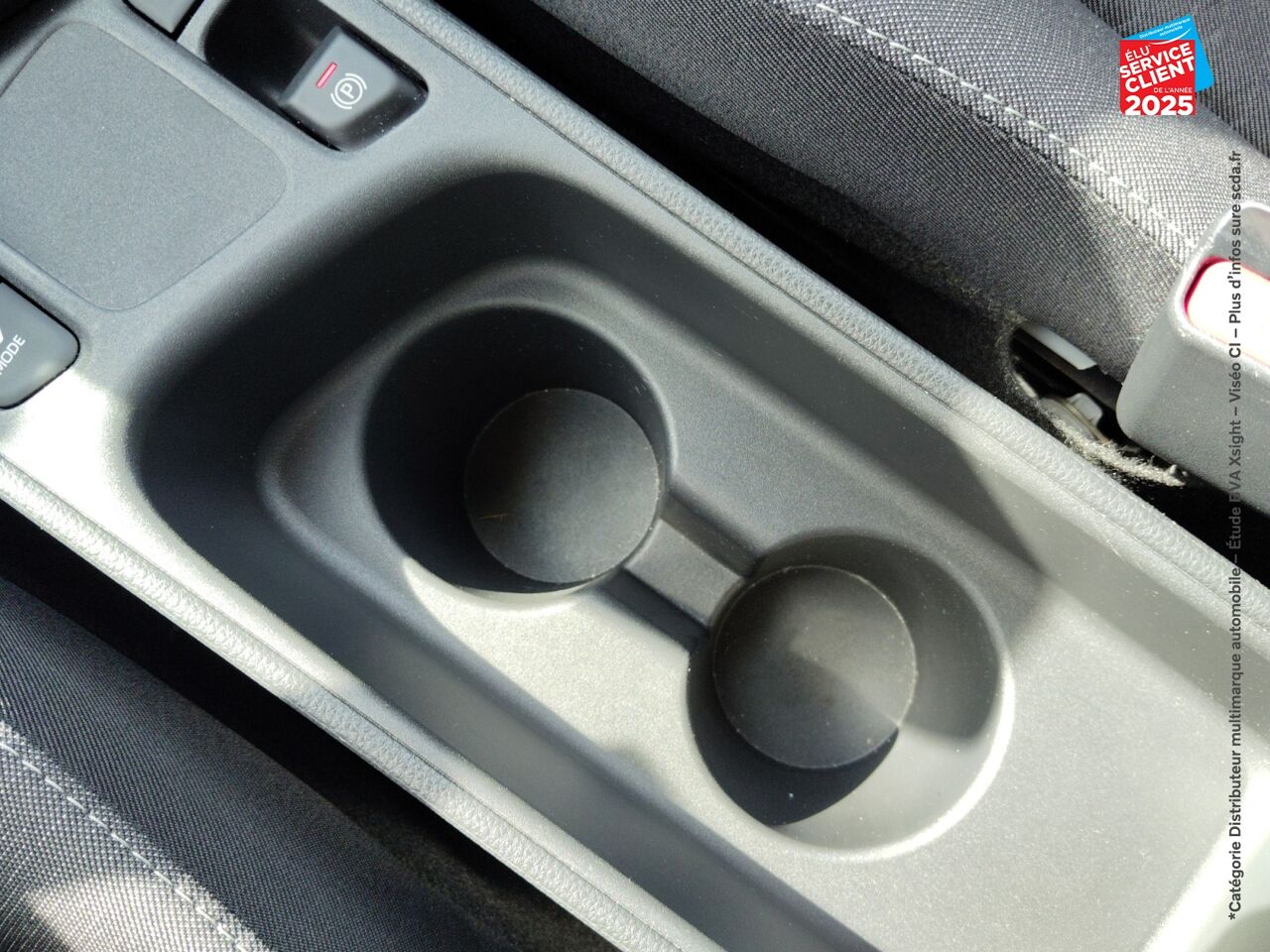 Véhicule d'occasion TOYOTA YARIS 116H DESIGN 5P MY21 chez Renault Sélestat
