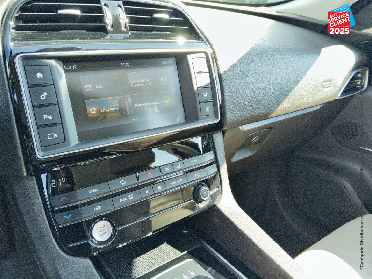 Véhicule d'occasion JAGUAR F-PACE V6 3.0D 300CH PRESTIGE 4X4 BVA8 SIEGES CUIR GPS CAMERA MERIDIAN chez BMW Belfort