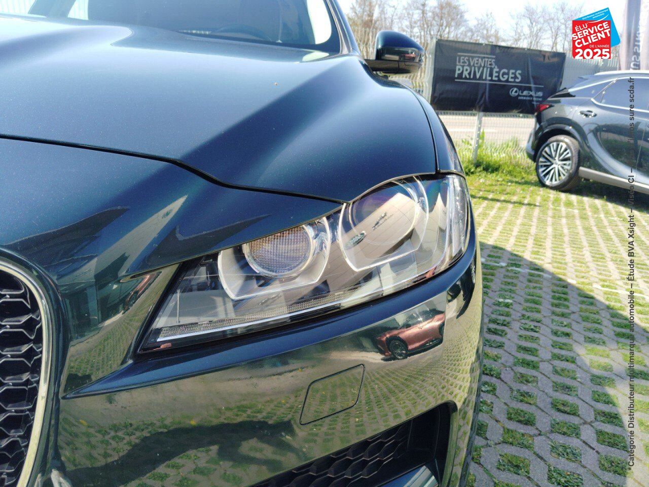 Véhicule d'occasion JAGUAR F-PACE V6 3.0D 300CH PRESTIGE 4X4 BVA8 SIEGES CUIR GPS CAMERA MERIDIAN chez BMW Belfort