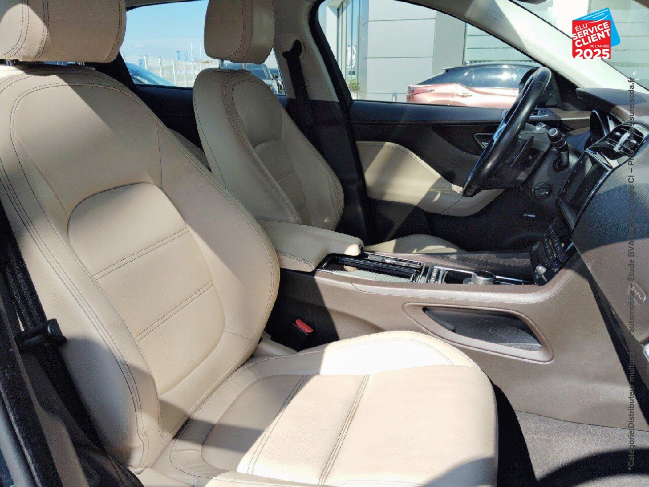 Véhicule d'occasion JAGUAR F-PACE V6 3.0D 300CH PRESTIGE 4X4 BVA8 SIEGES CUIR GPS CAMERA MERIDIAN chez BMW Belfort