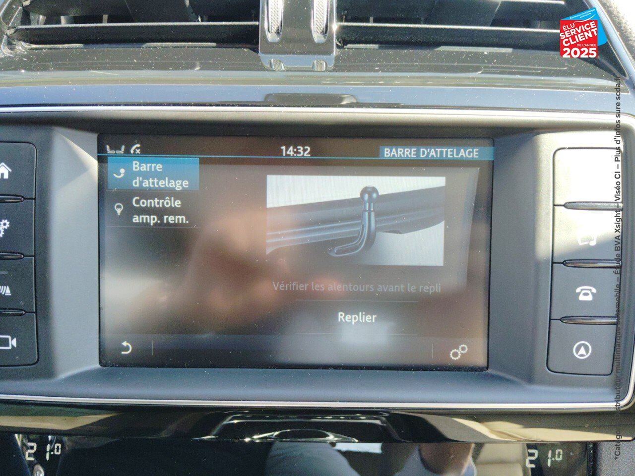 Véhicule d'occasion JAGUAR F-PACE V6 3.0D 300CH PRESTIGE 4X4 BVA8 SIEGES CUIR GPS CAMERA MERIDIAN chez BMW Belfort