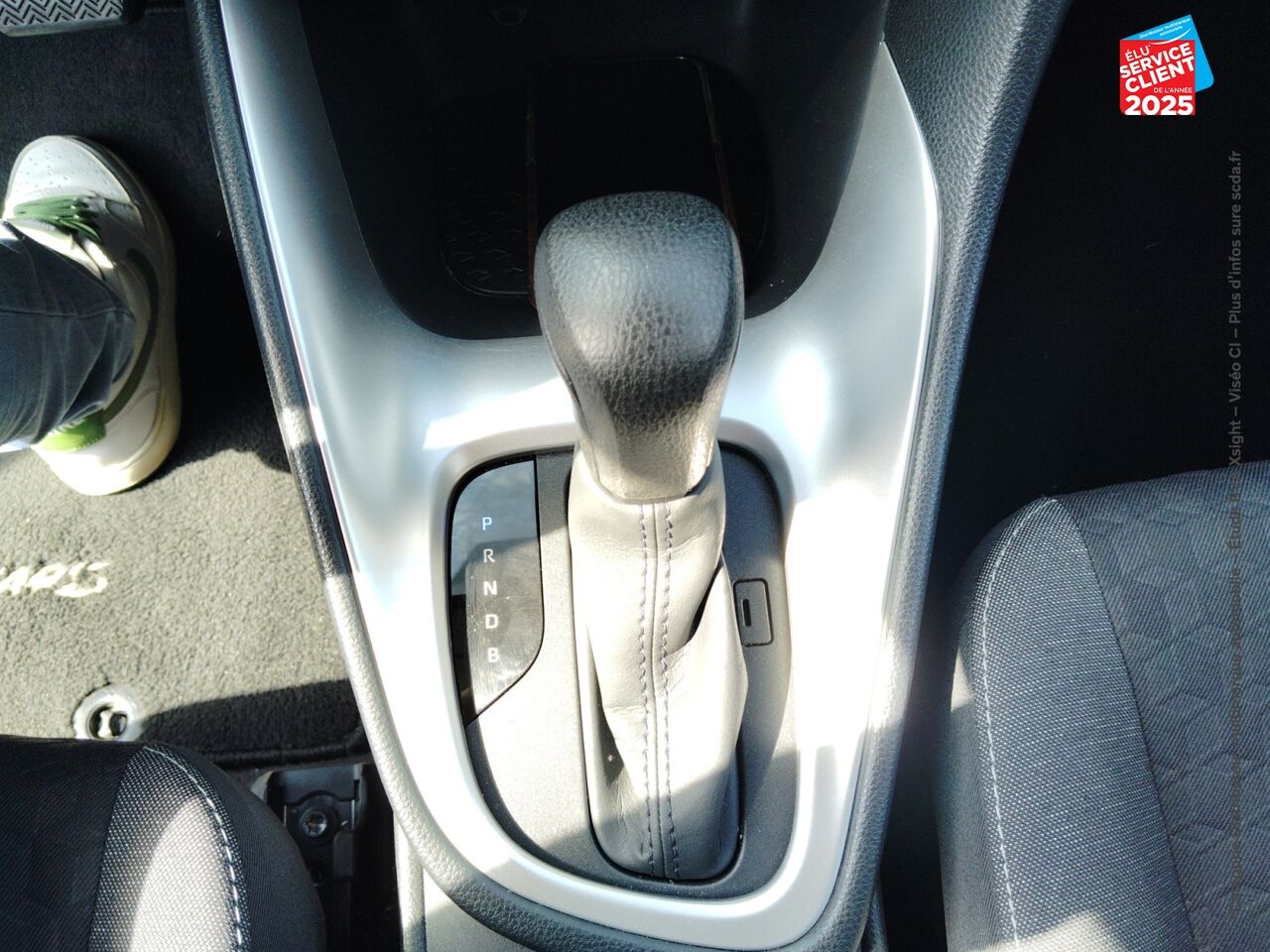 Véhicule d'occasion TOYOTA YARIS 116H DESIGN 5P MY22 CAMERA chez Toyota Sarreguemines