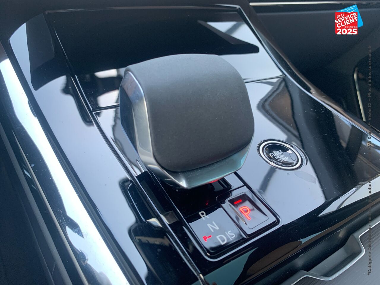 Véhicule d'occasion LAND-ROVER RANGE ROVER SPORT 3.0 P460E 460CH PHEV DYNAMIC SE TOUVRANT SIEGE CHAUF CAMERA GPS chez Renault Colmar
