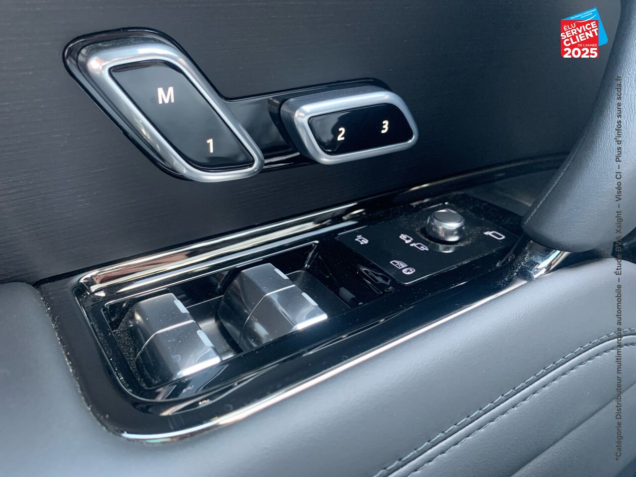 Véhicule d'occasion LAND-ROVER RANGE ROVER SPORT 3.0 P460E 460CH PHEV DYNAMIC SE TOUVRANT SIEGE CHAUF CAMERA GPS chez Renault Colmar